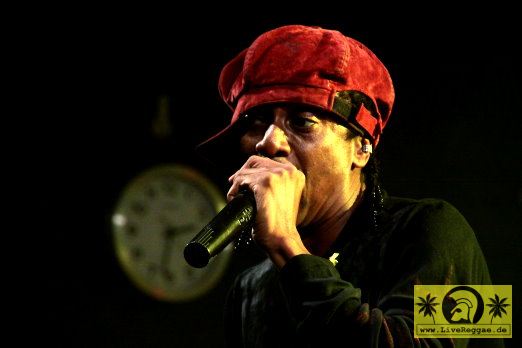General Degree (Jam) with The House Of Riddim Band 17. Reggae Jam, Bersenbrueck 06. August 2011 (8).JPG